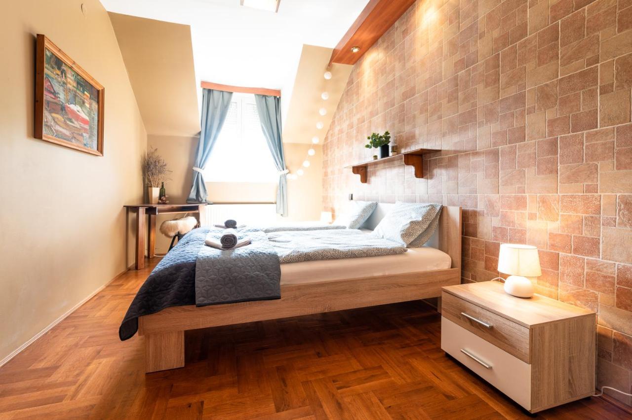 La Lampa Apartments Debrecen Eksteriør billede