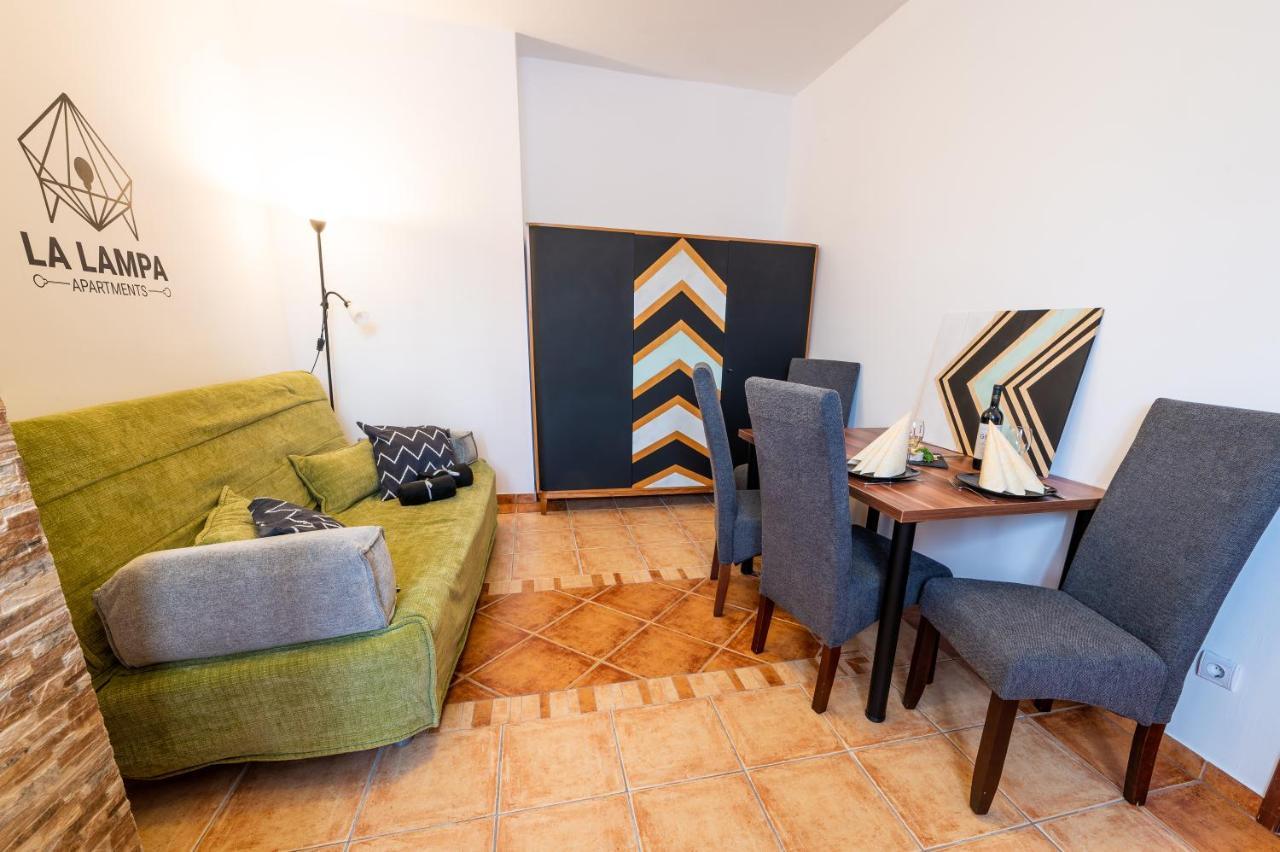 La Lampa Apartments Debrecen Eksteriør billede