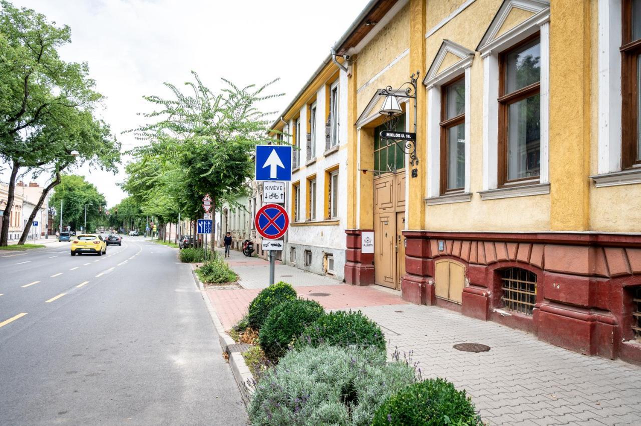 La Lampa Apartments Debrecen Eksteriør billede